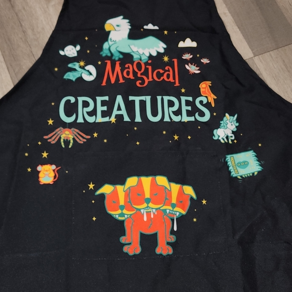 💥Sale💥Warner Brother's Magical Creatures Apron Wizarding World - Picture 2 of 4
